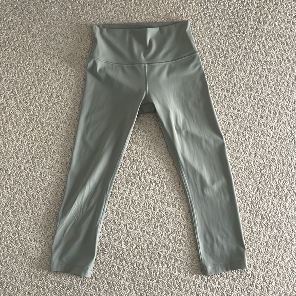 Lululemon Wunder Under Crop (Hi-Rise) *Full-On Luxtreme 21" - Picture 1 of 2